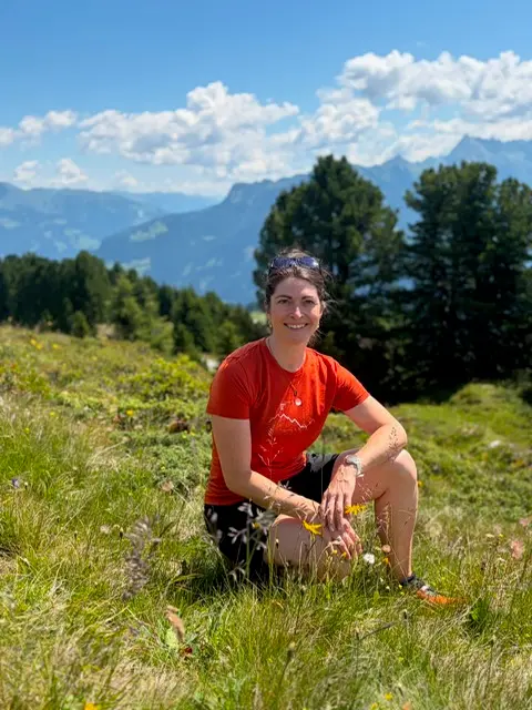 Heilpraktikerin Juliane Maier in der Natur